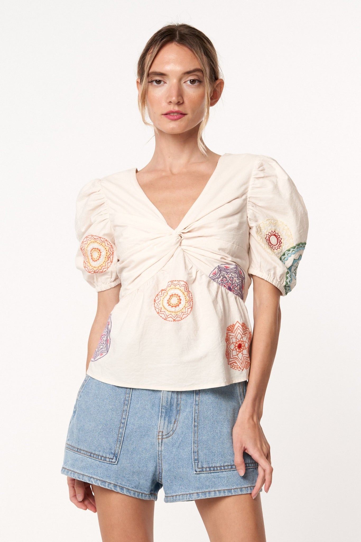 Medallion Twist Front Top - Cream